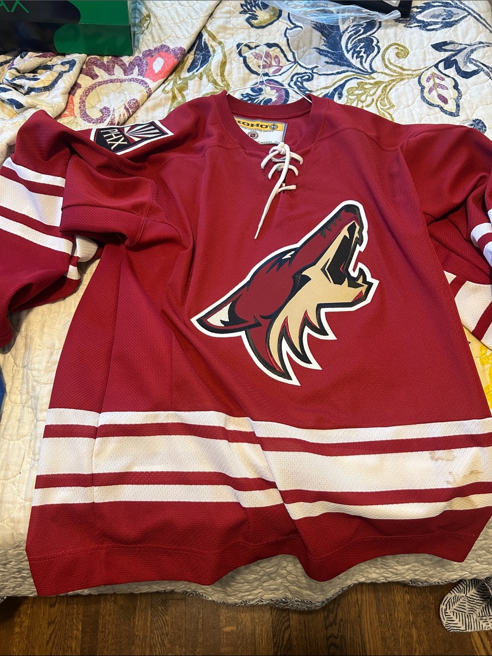 Arizona Coyotes Red Lace-Up Hockey Sweater Jersey